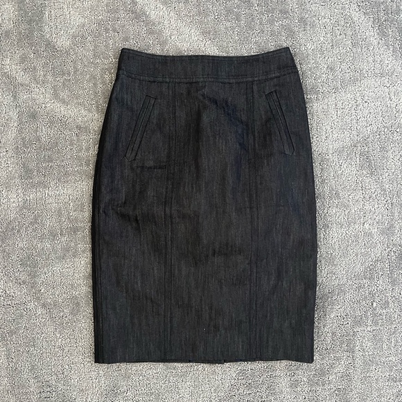 Lilly Pulitzer Dark Wash Denim Chambray Pencil Skirt - Picture 1 of 4